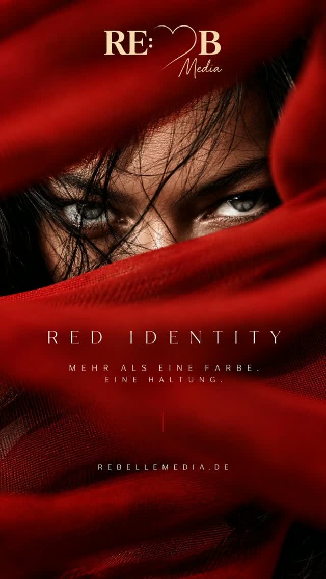 Nahaufnahme eines Auges hinter rotem Stoff mit dem Titel Red Identity.